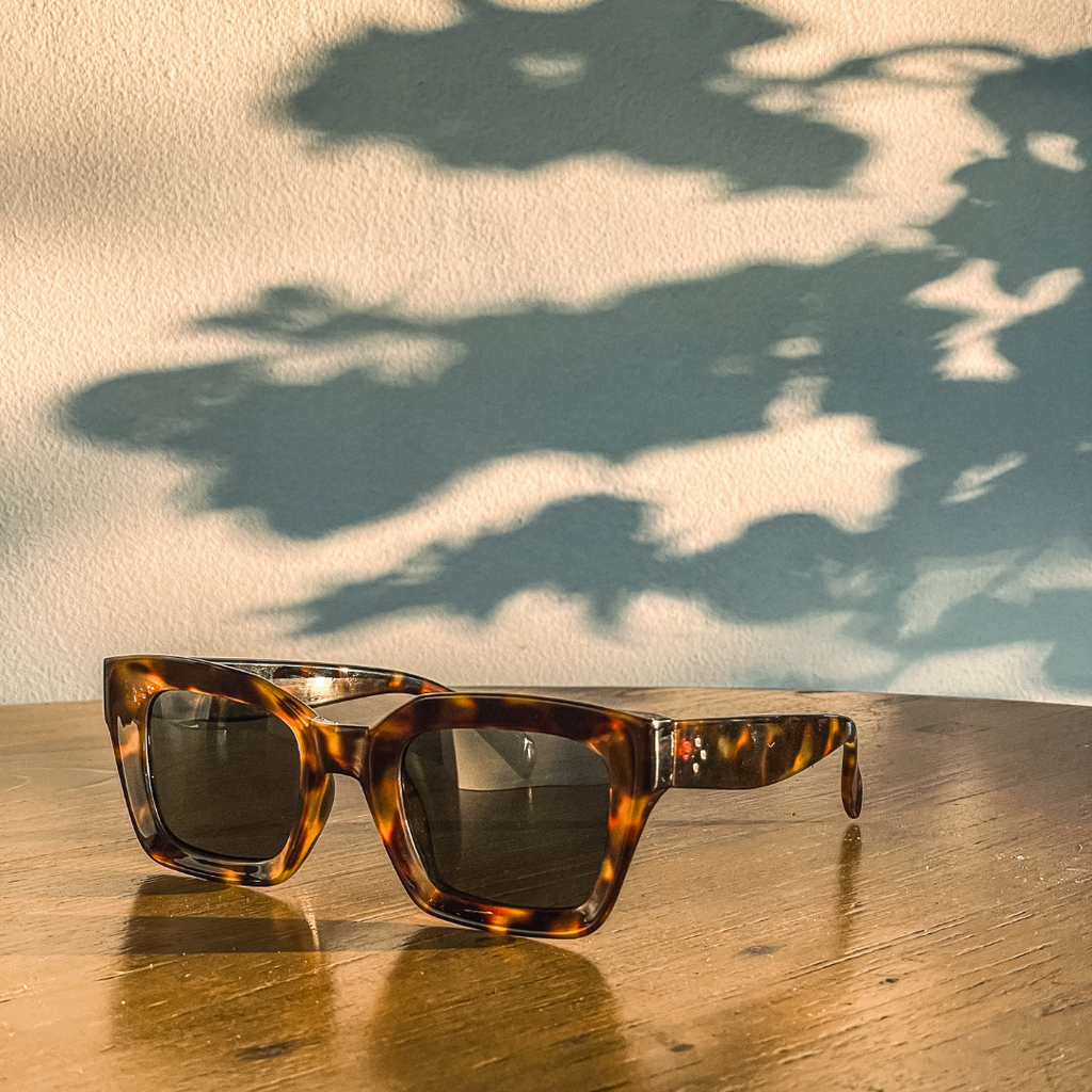 Retro square glasses shop